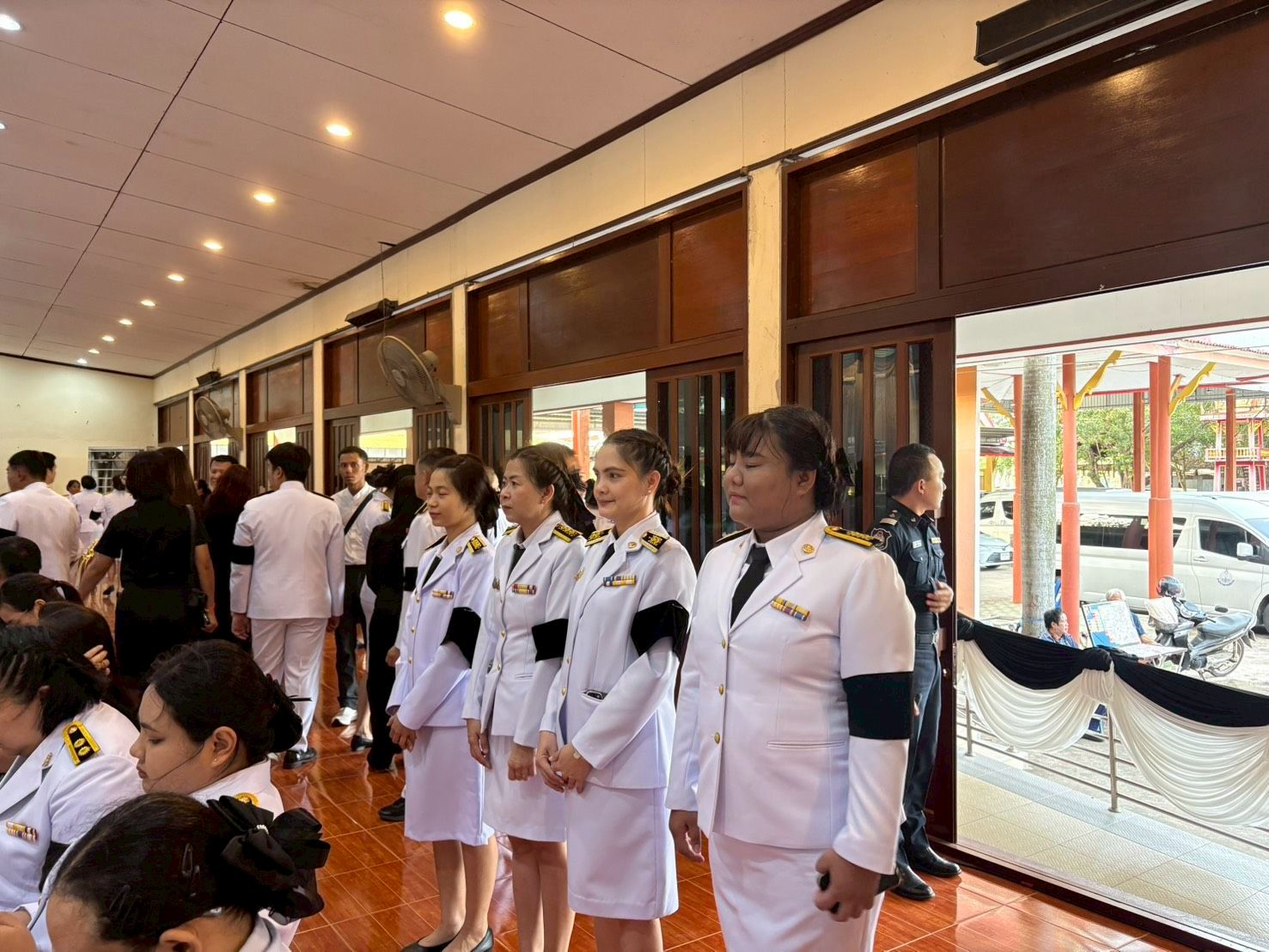 title - วันที่ 12 ธันวาคม 2568 เวลา 17.00 น. ณ วัดสง่างาม ตำบลบางบริบูรณ์ อำเภอเมือง จังหวัดปราจีนบุรี ปฏิรูปที่ดินจังหวัดปราจีนบุรี มอบหมายให้ข้าราชการ พนักงานราชการ และเจ้าหน้าที่ ส.ป.ก.ปราจีนบุรี เข้าร่วมในพิธีบำเพ็ญกุศลครบ 50 วัน 